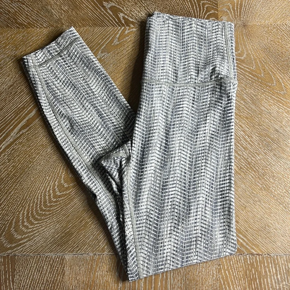 LULULEMON Soul Grey Print Leggings 6